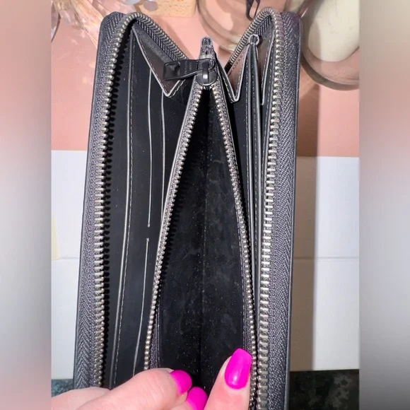 Louis Vuitton Limited Edition Zippy Wallet - Picture 10 of 12